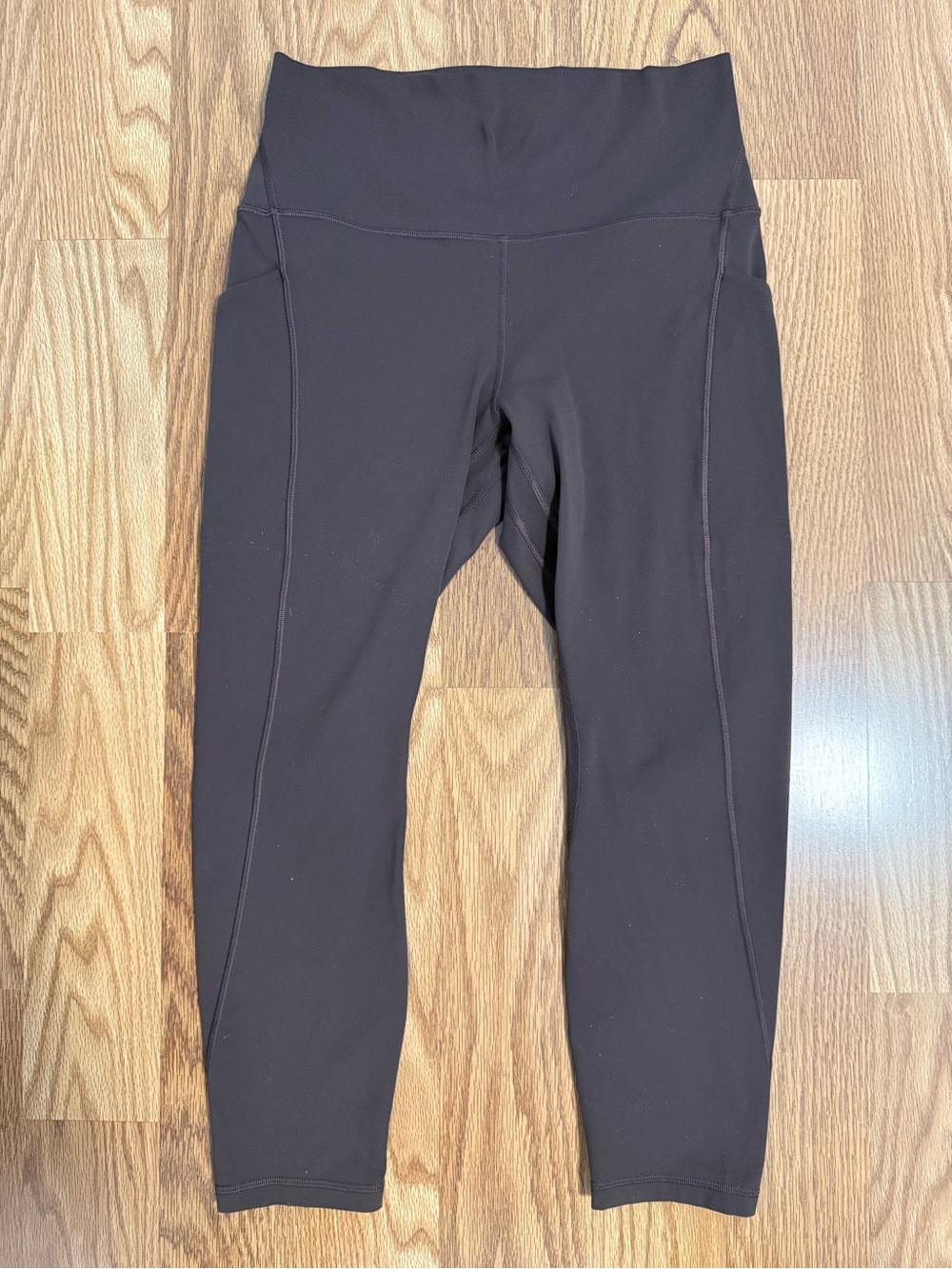 Lululemon Align brown high rise crop 23” with pockets size 10 - Picture 4 of 9